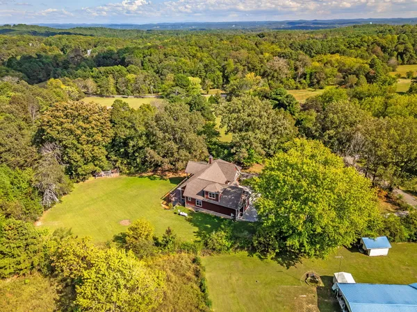 $899,900 | 426 Simmons Tawzer Road, Chickamauga, GA 30707