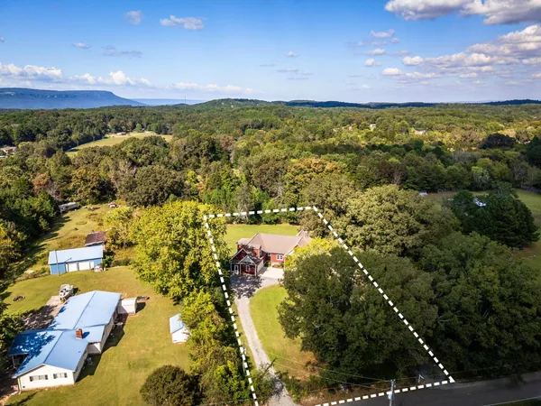 $899,900 | 426 Simmons Tawzer Road, Chickamauga, GA 30707
