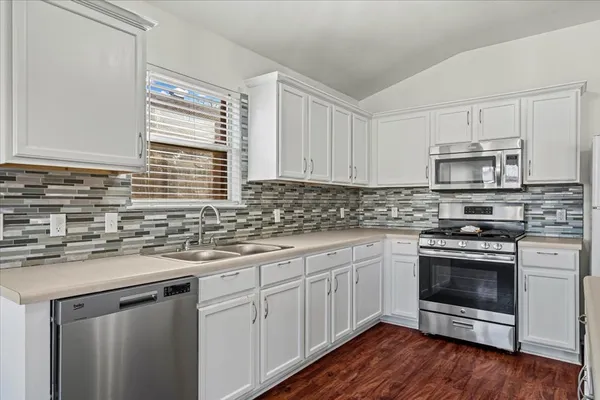 $1,590 | 17912 Aleppo Pine, Elgin, TX 78621