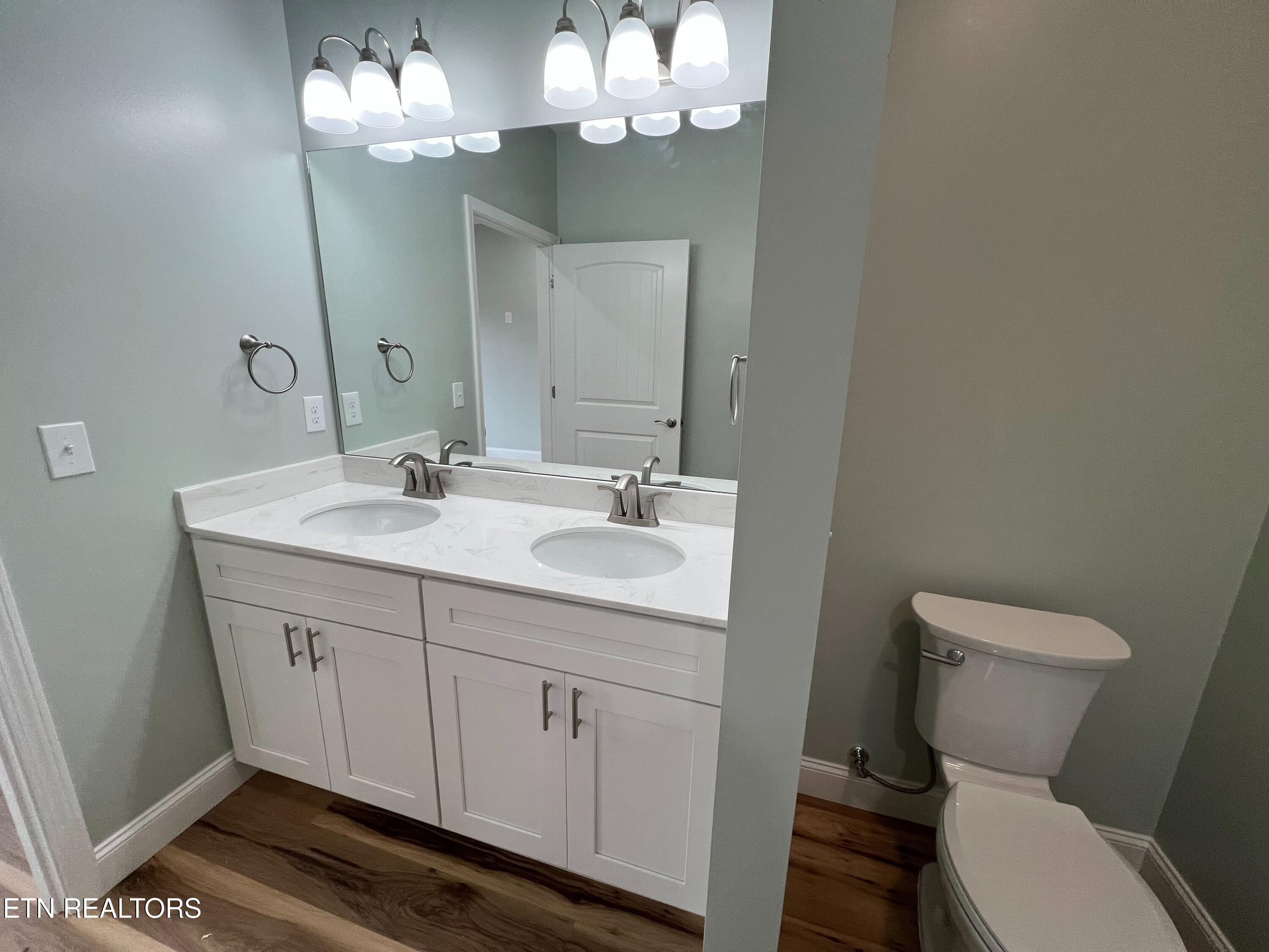664 Fox Hunter Road Maynardville, TN 37807 - Photo 11 of 16 Owners Bath