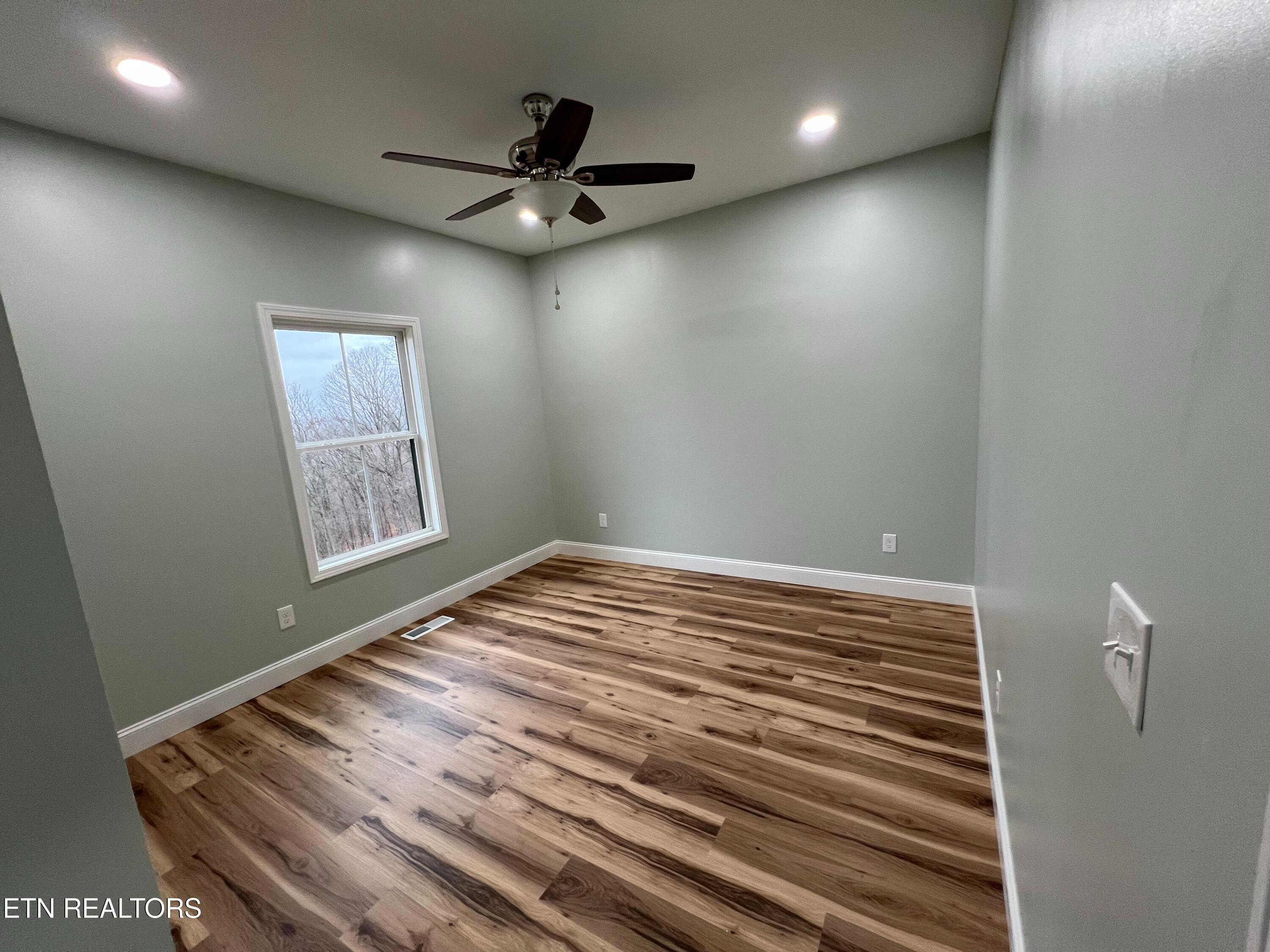 664 Fox Hunter Road Maynardville, TN 37807 - Photo 12 of 16 Bedroom #2