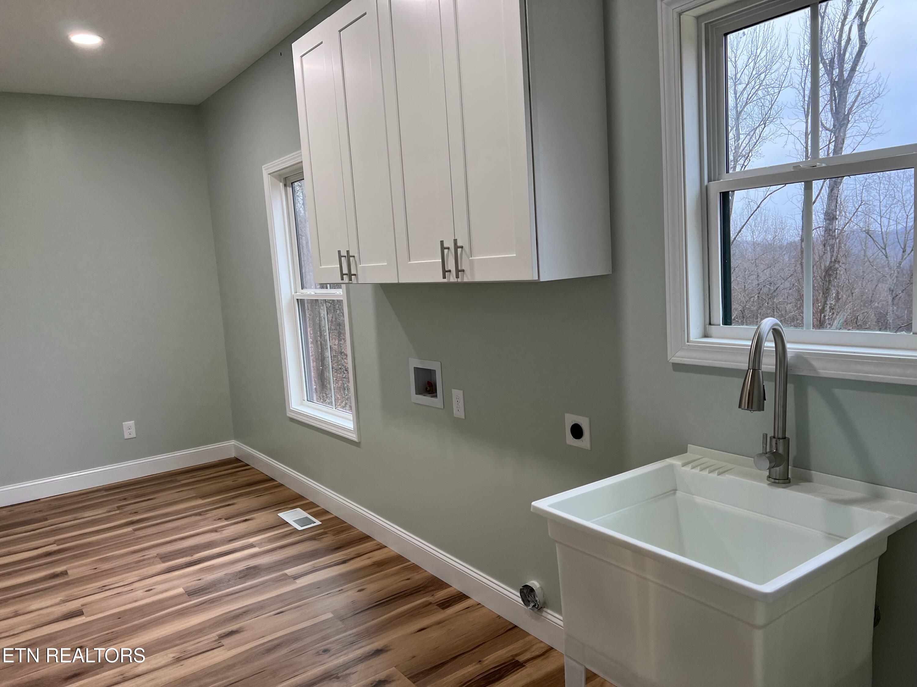 664 Fox Hunter Road Maynardville, TN 37807 - Photo 14 of 16 Utility Room