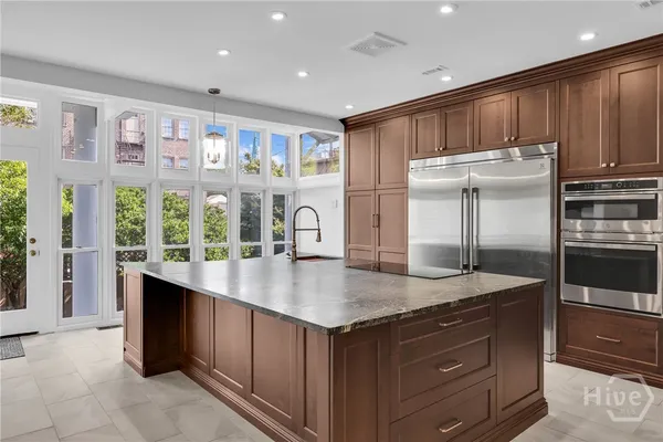 $1,975,000 | 112 West Taylor Street, Savannah, GA 31401