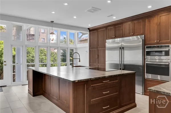 $1,975,000 | 112 West Taylor Street, Savannah, GA 31401