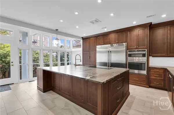 $1,975,000 | 112 West Taylor Street, Savannah, GA 31401