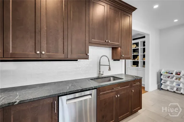 $1,975,000 | 112 West Taylor Street, Savannah, GA 31401