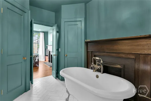 $1,975,000 | 112 West Taylor Street, Savannah, GA 31401