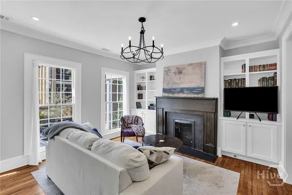 $1,975,000 | 112 West Taylor Street, Savannah, GA 31401