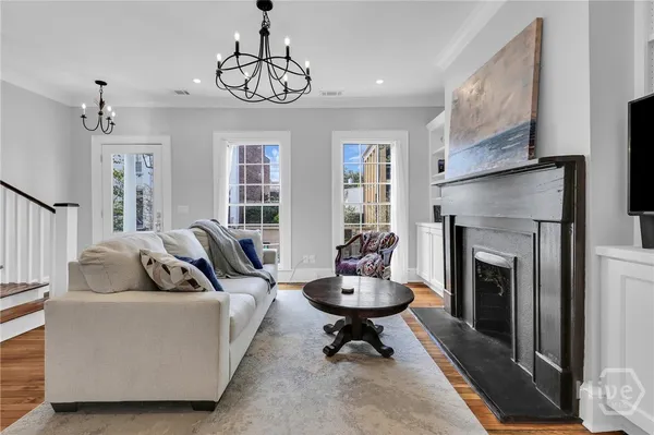 $1,975,000 | 112 West Taylor Street, Savannah, GA 31401