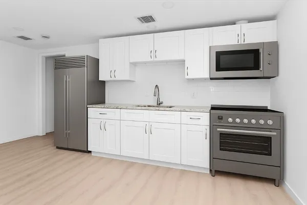 $1,000 | 16016 Green Manor Drive, Unit B, Humble, TX 77396