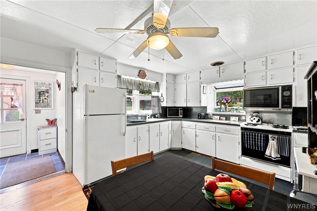 7902 Back Creek Road Boston, NY 14075 - Photo 7 of 47 Gallery Image 7