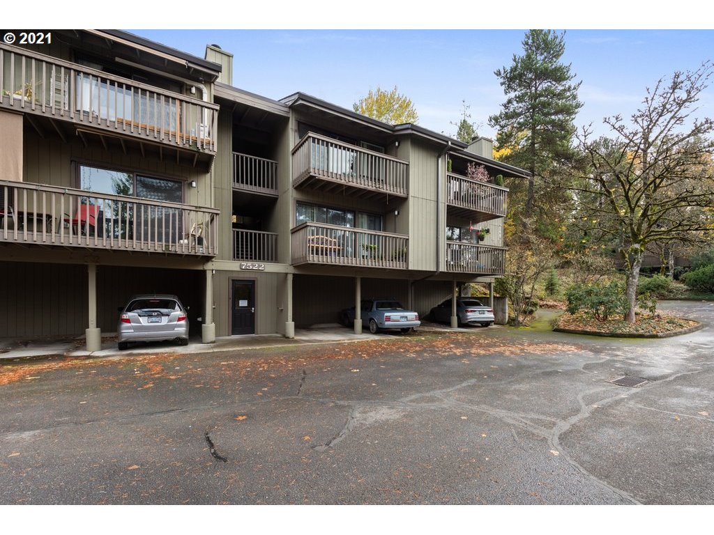 7522 Southwest Barnes Road, Unit G Portland, OR 97225 - Photo 2 of 8 Gallery Image 2