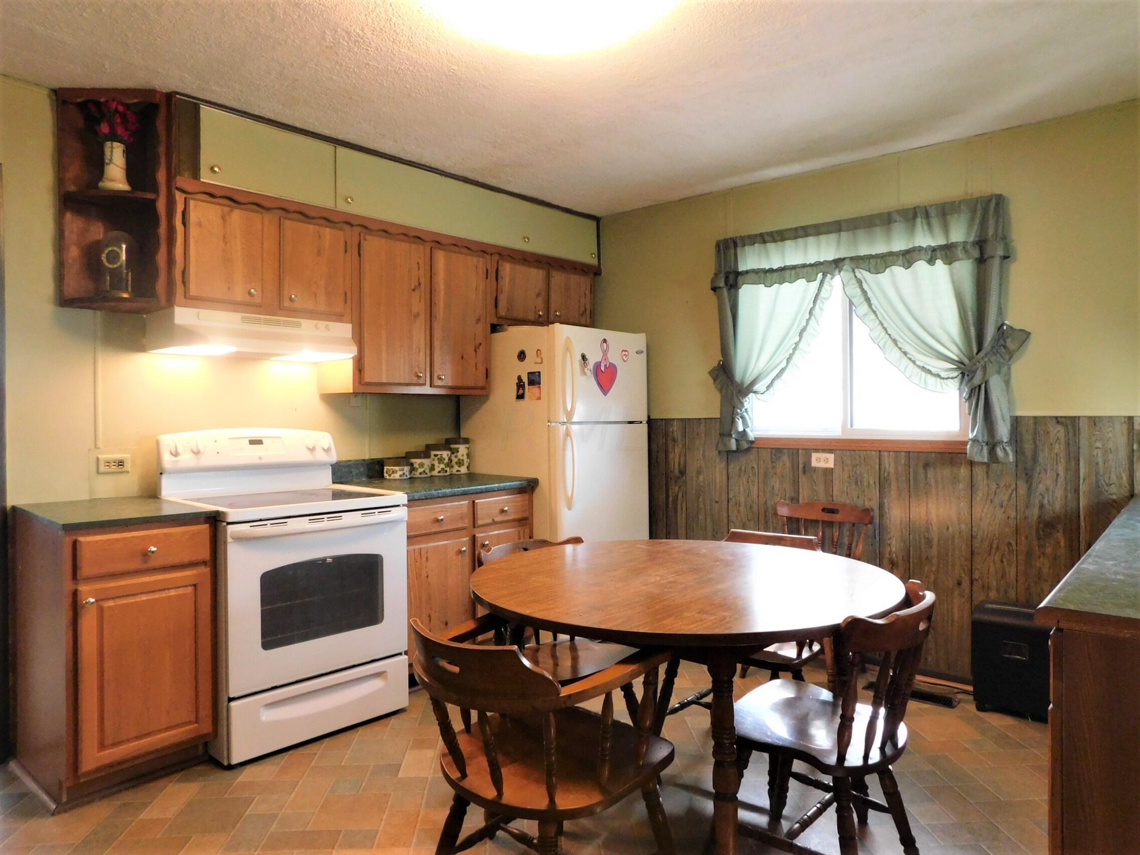 921 James Road Lancaster, OH 43130 - Photo 11 of 22 DSCN0452 (2)