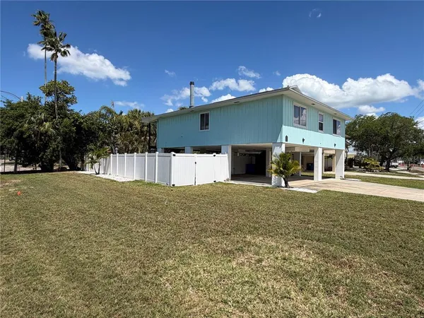 $3,500 | 3500 Overlook Drive Northeast, St. Petersburg, FL 33703