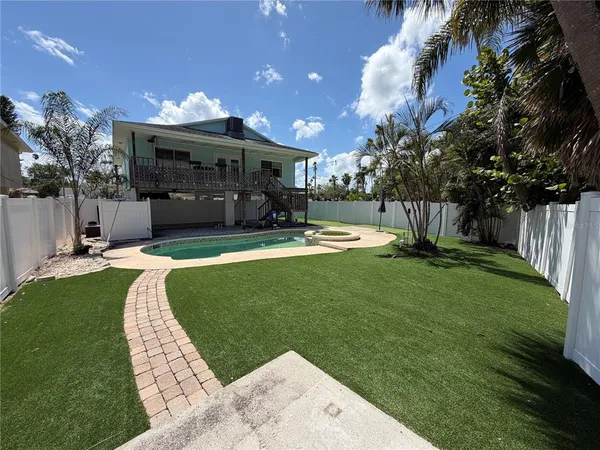 $3,500 | 3500 Overlook Drive Northeast, St. Petersburg, FL 33703