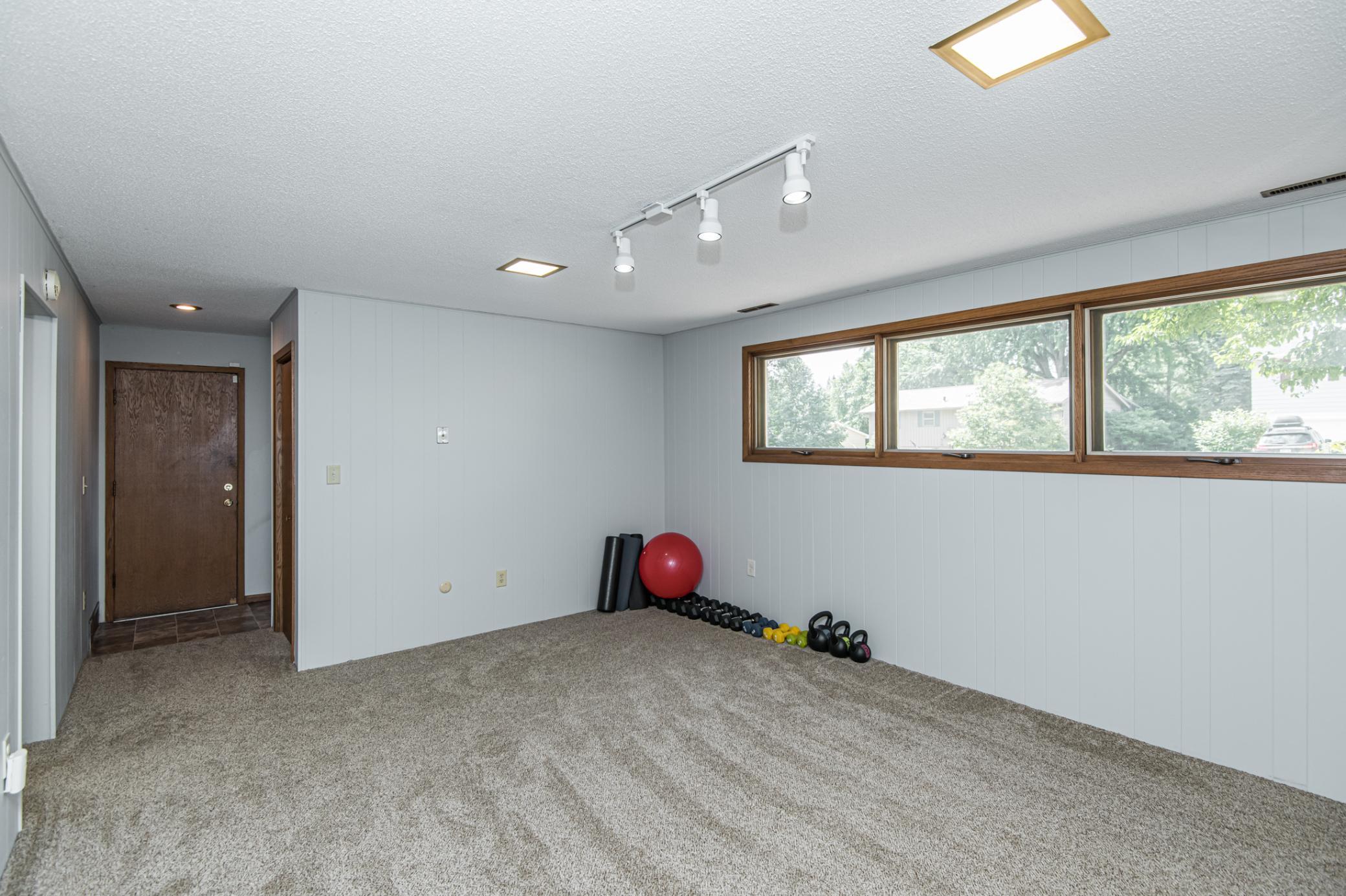 617 28th Street Northwest Rochester, MN 55901 - Photo 13 of 19