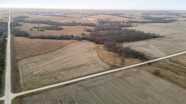 $270,000 | 950 A Delaware Terrace, Williamsburg, KS 66095