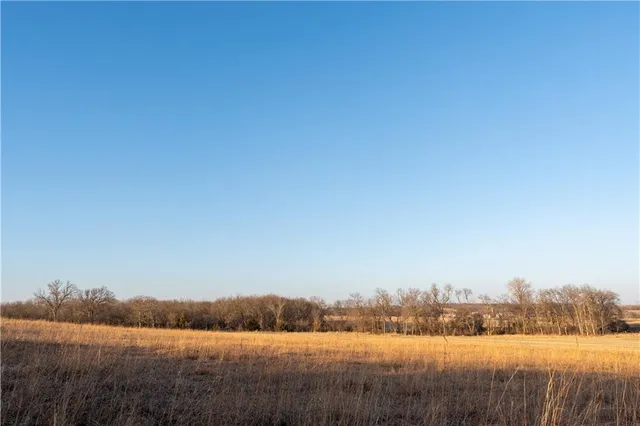 $270,000 | 950 A Delaware Terrace, Williamsburg, KS 66095