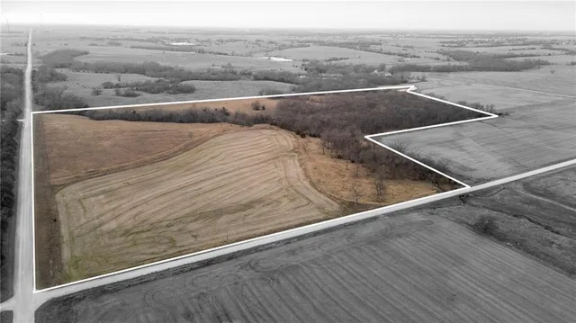 $270,000 | 950 A Delaware Terrace, Williamsburg, KS 66095