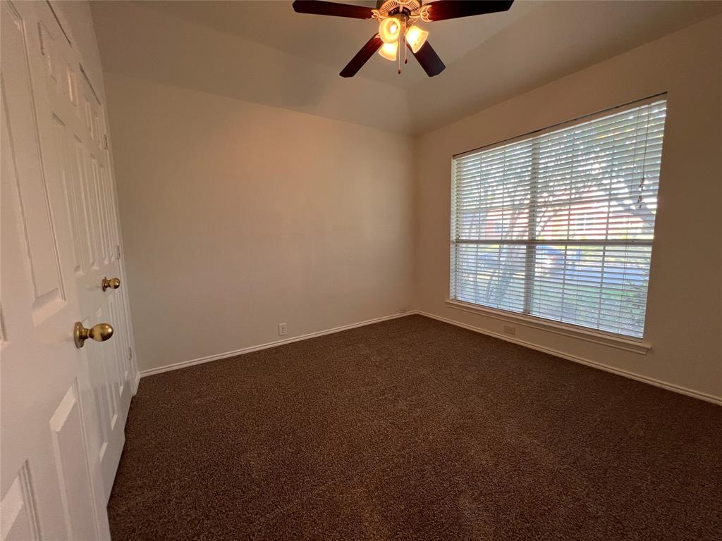 334 Touchdown Drive Irving, TX 75063 - Photo 21 of 32