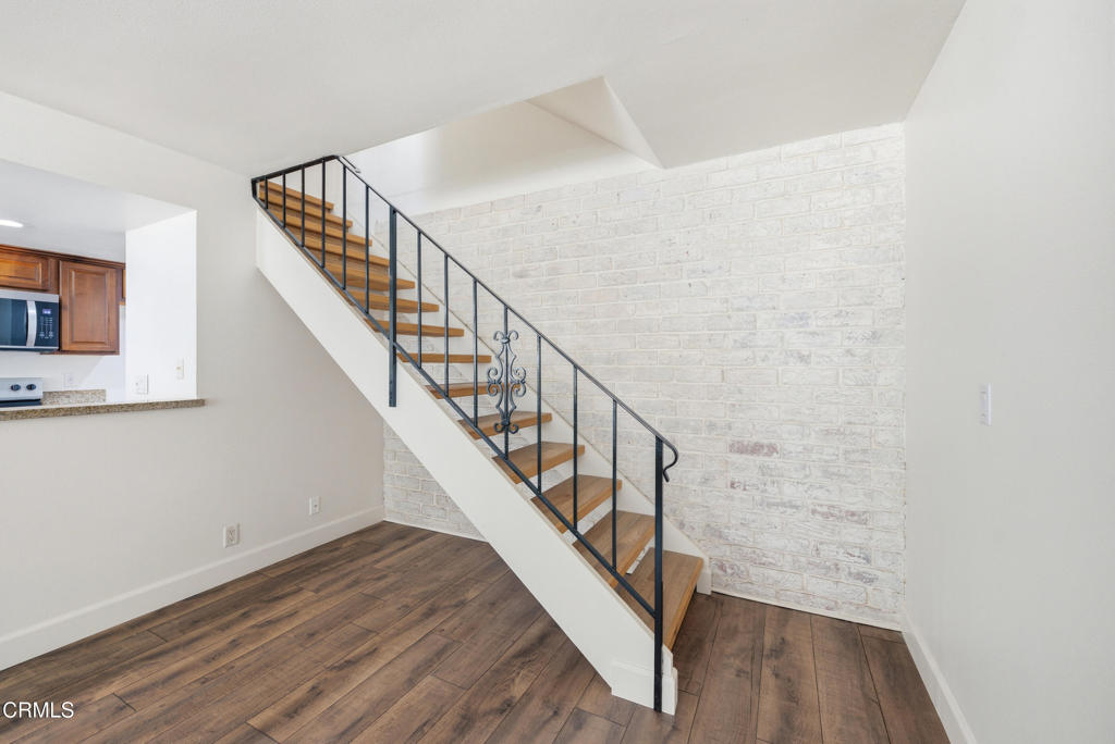 1210 Carlsbad Place Ventura, CA 93003 - Photo 12 of 22 a view of entryway with wooden floor
