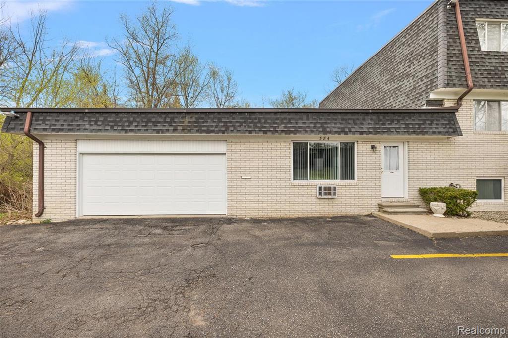 384 West Drahner Road, Unit C13 Oxford, MI 48371 - Photo 2 of 38