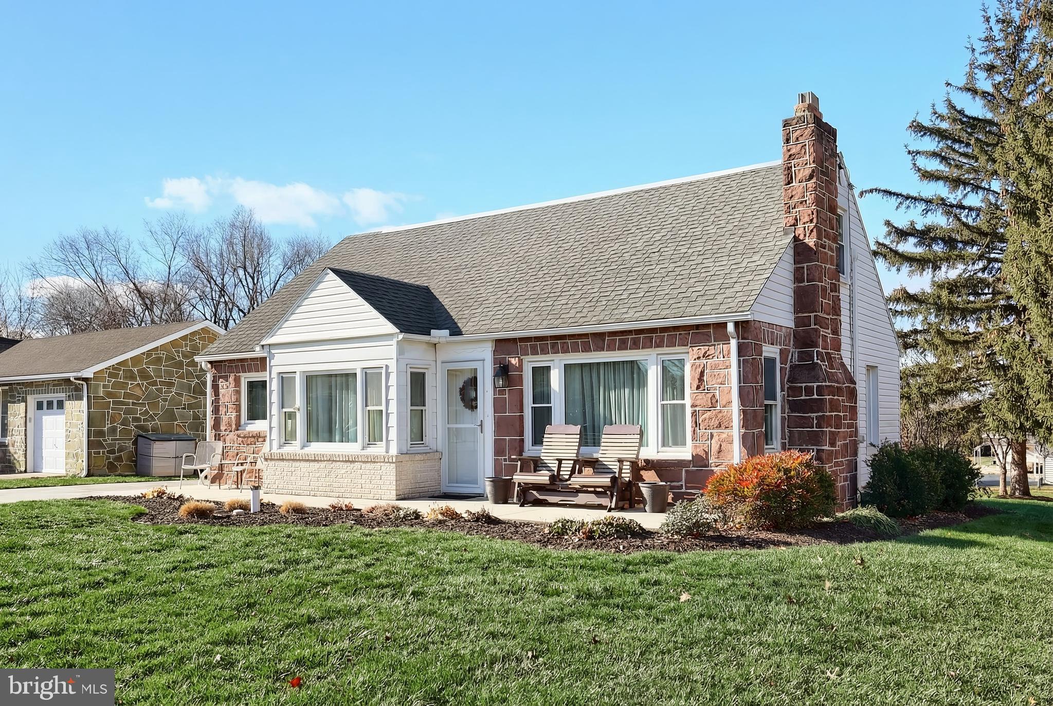 2263 Manor Road York, PA 17408 - Photo 3 of 41 Gallery Image 3