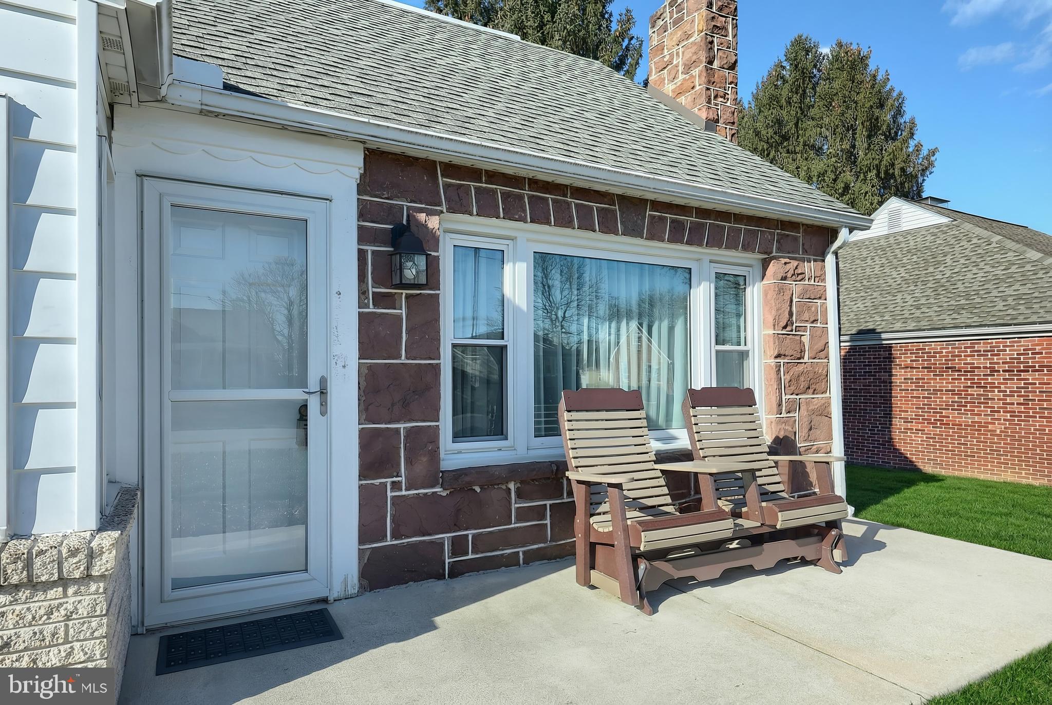 2263 Manor Road York, PA 17408 - Photo 5 of 41 Gallery Image 5