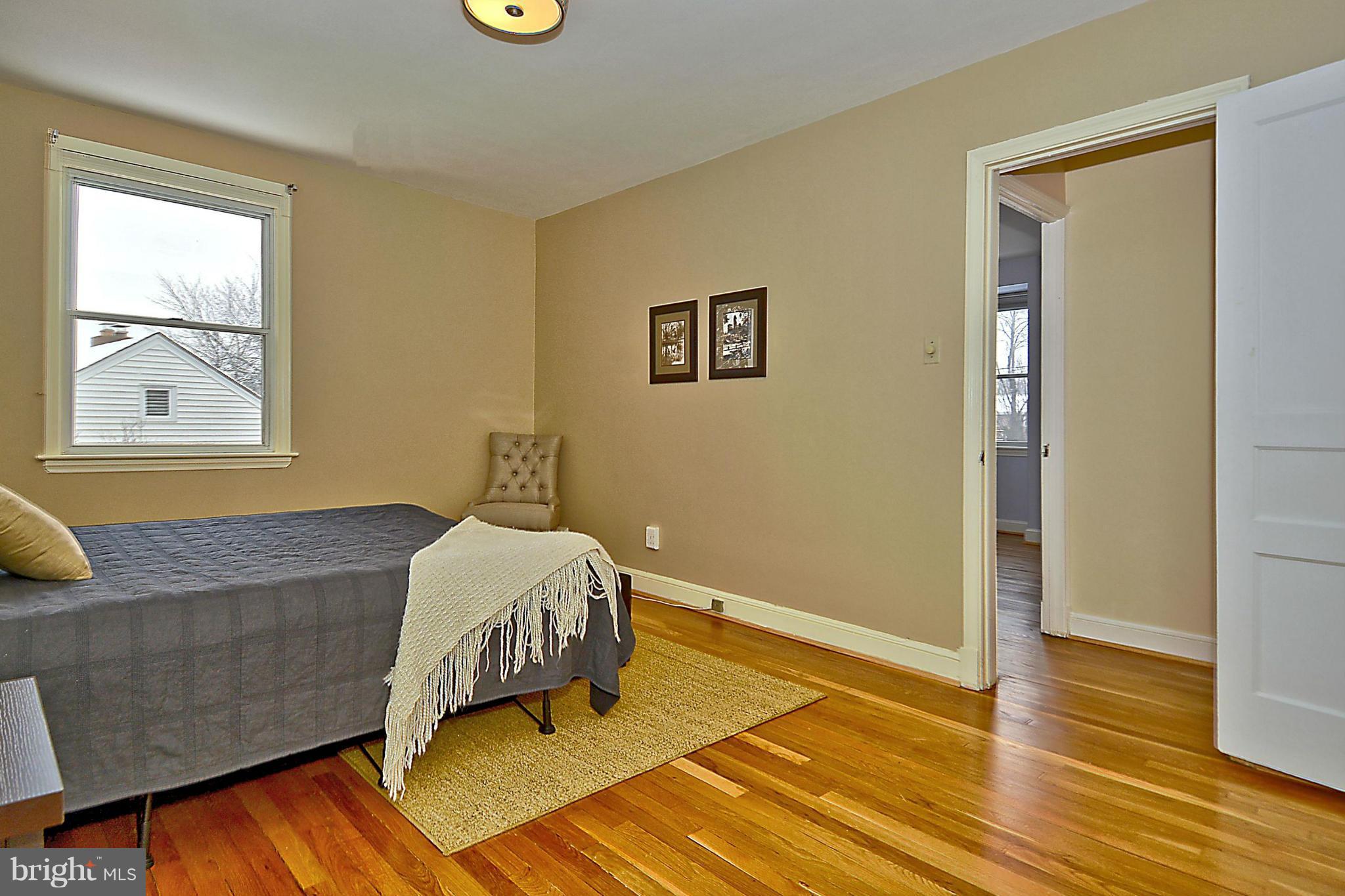 401 Mansfield Road Silver Spring, MD 20910 - Photo 16 of 29 Bedroom (Master)