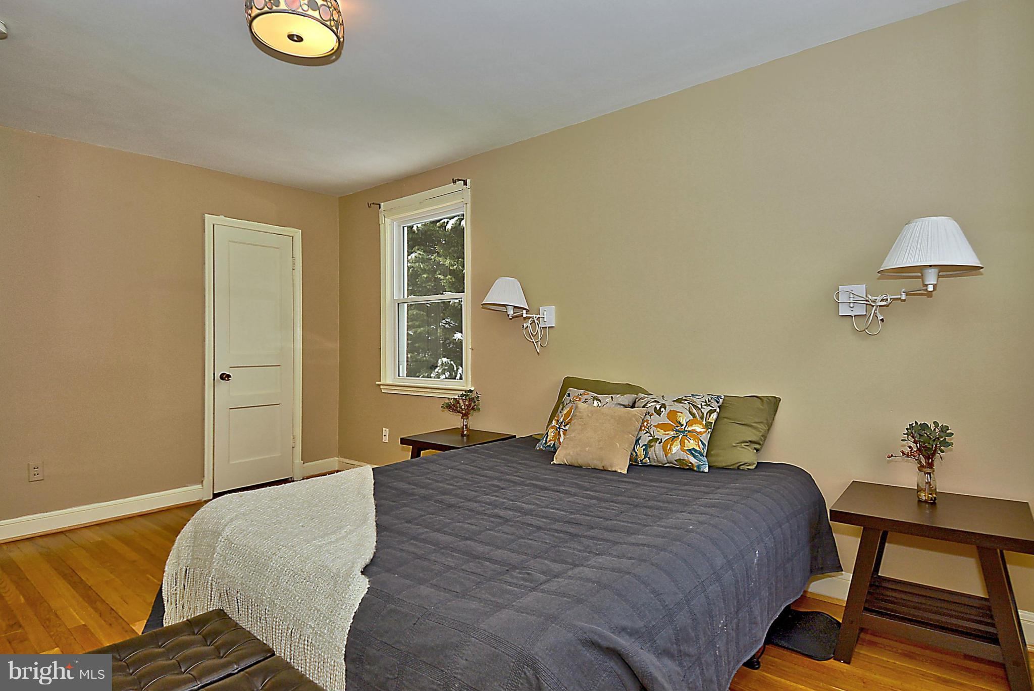 401 Mansfield Road Silver Spring, MD 20910 - Photo 17 of 29 Bedroom (Master)