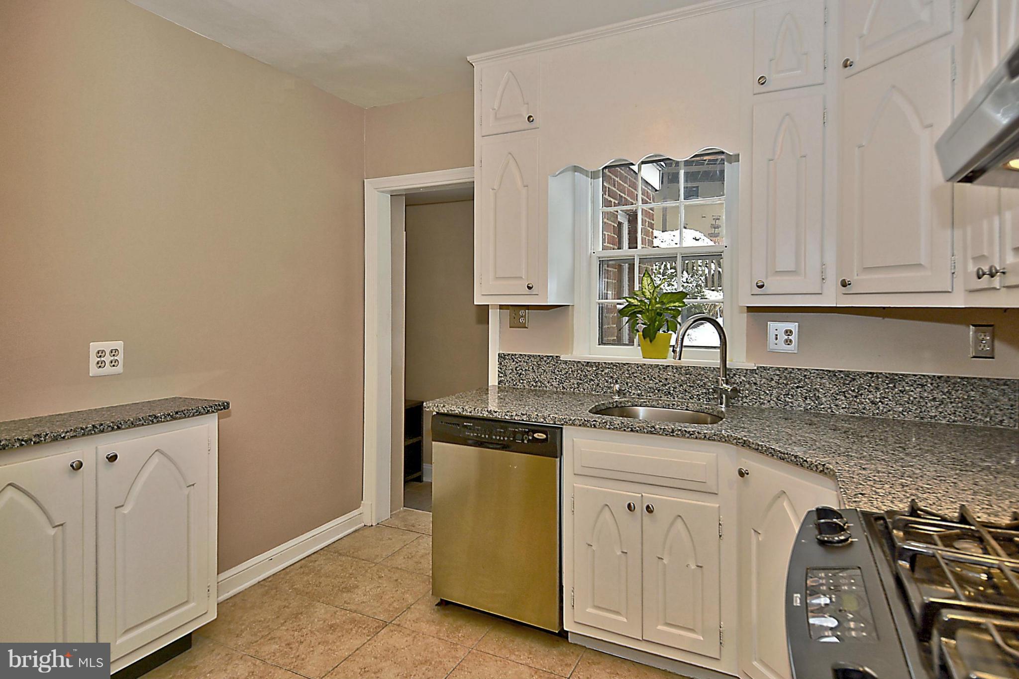 401 Mansfield Road Silver Spring, MD 20910 - Photo 8 of 29 Kitchen