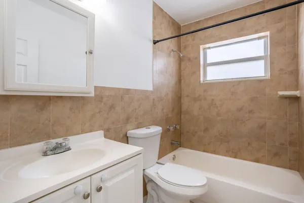$1,650 | 331 Southeast 19th Avenue, Unit 9, Pompano Beach, FL 33060