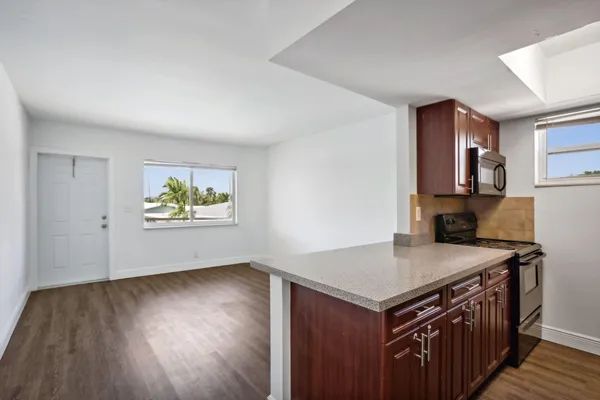 $1,650 | 331 Southeast 19th Avenue, Unit 9, Pompano Beach, FL 33060