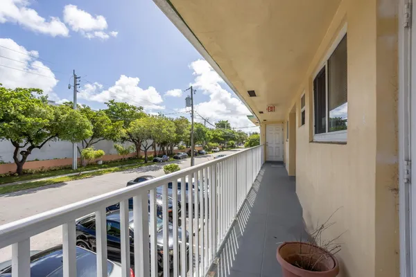 $1,650 | 331 Southeast 19th Avenue, Unit 9, Pompano Beach, FL 33060