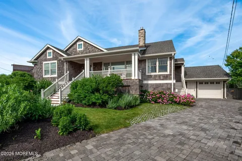 $6,200,000 | 564 Lake Avenue, Bay Head, NJ 08742