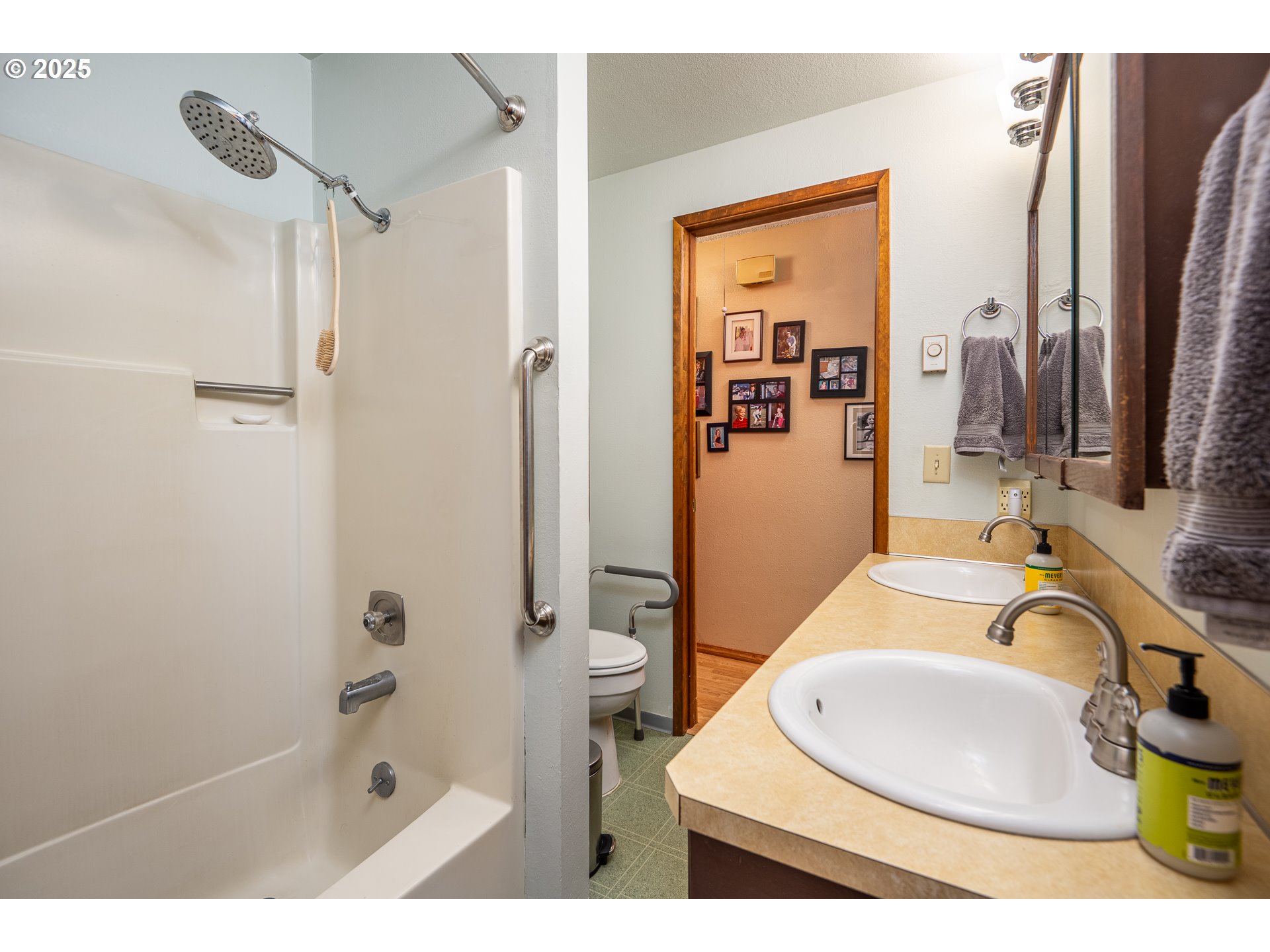 566 65th Street Springfield, OR 97478 - Photo 14 of 47