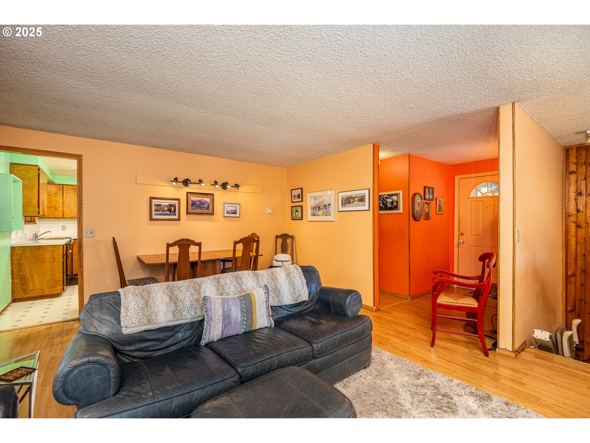 566 65th Street Springfield, OR 97478 - Photo 4 of 47