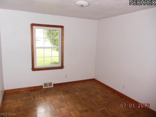 5685 Oberlin Road Amherst, OH 44001 - Photo 8 of 11 Gallery Image 8