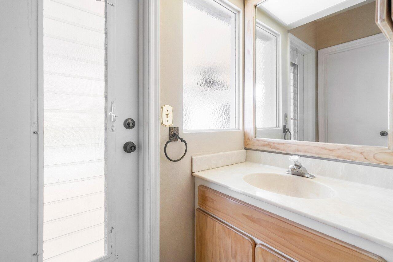 970 Southwest 7th Street Boca Raton, FL 33486 - Photo 20 of 34 020-970Southwest7thStreet-BocaRaton-FL-3