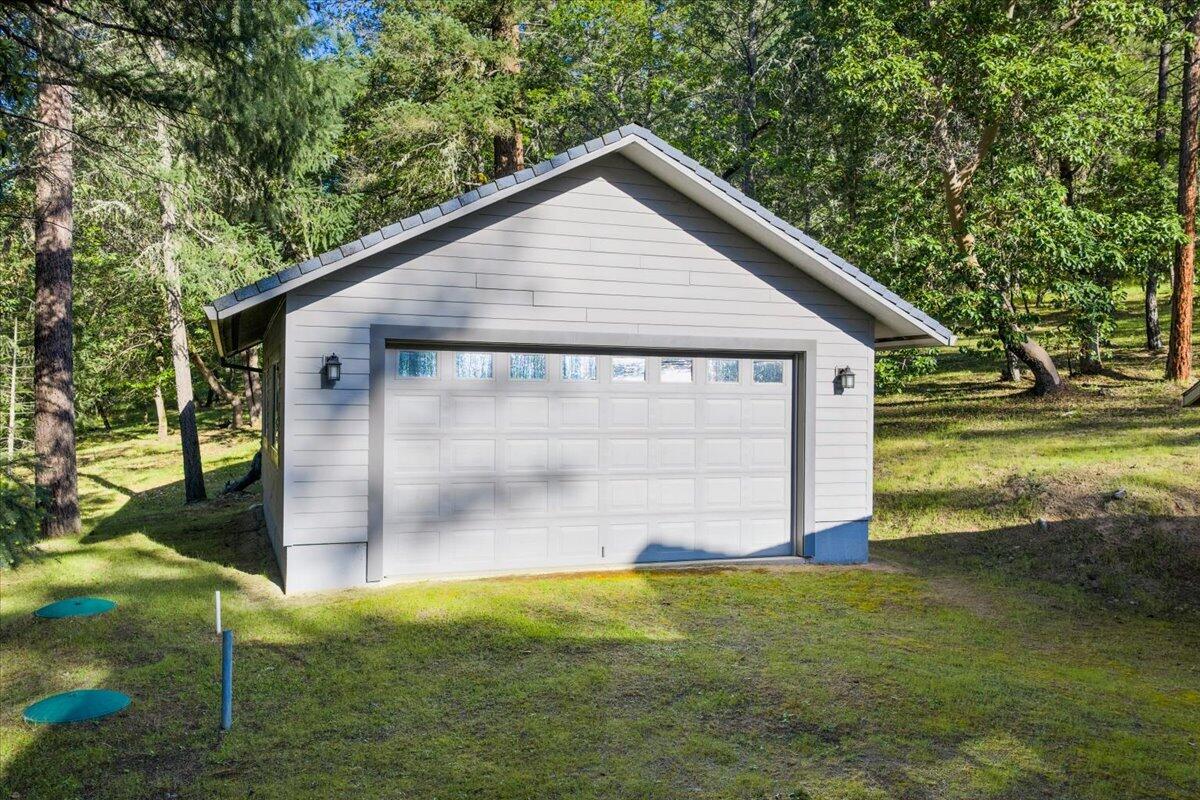 2267 Old Military Road Central Point, OR 97502 - Photo 37 of 39
