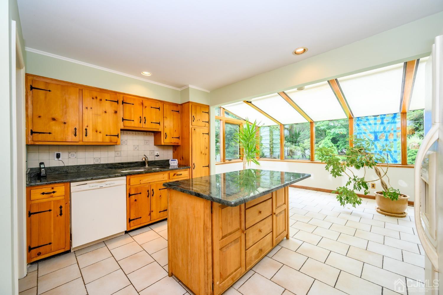 13 Windsor Road Morris Plains, NJ 07950 - Photo 14 of 56 Gallery Image 14