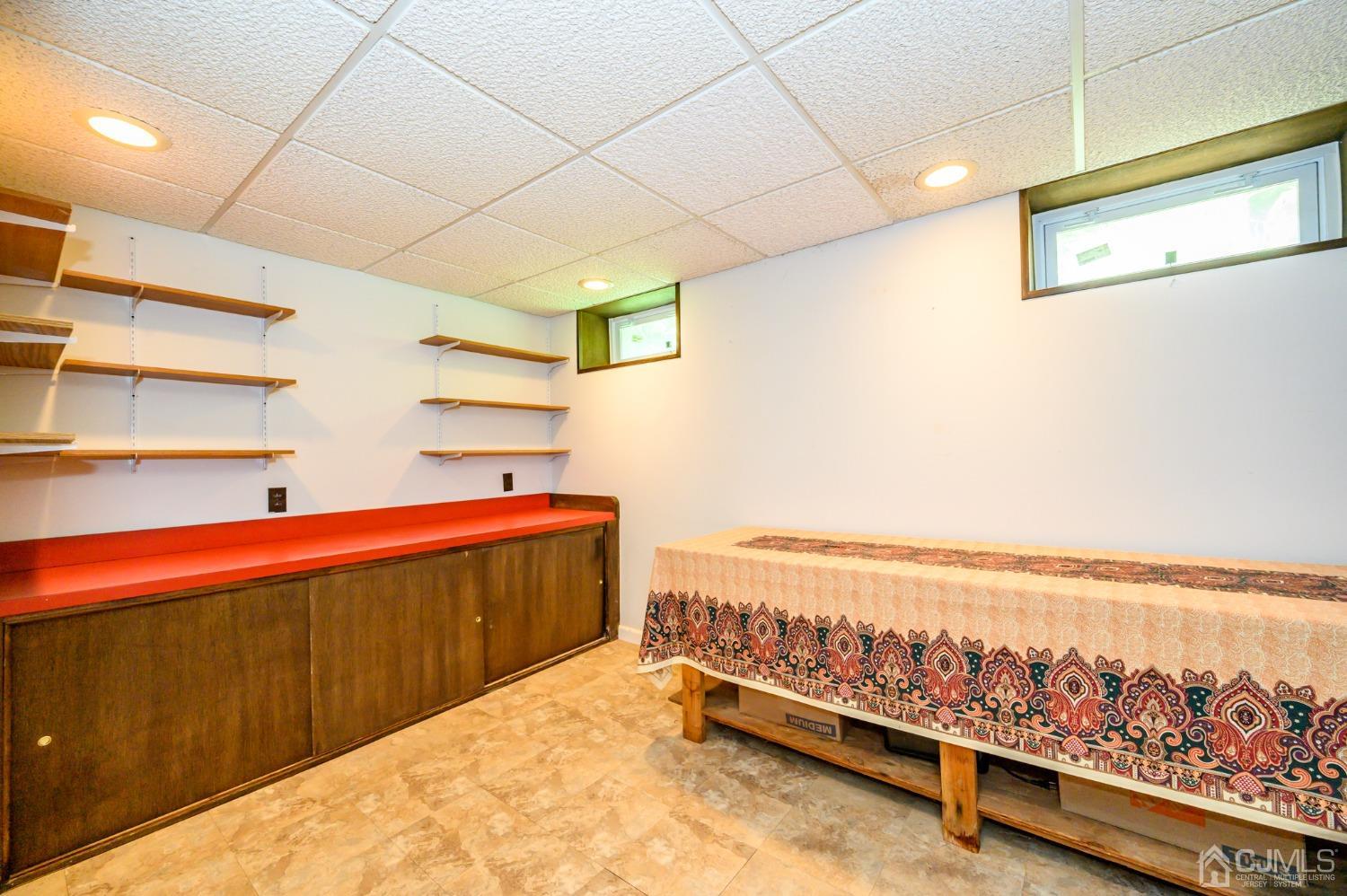 13 Windsor Road Morris Plains, NJ 07950 - Photo 25 of 56 Gallery Image 25