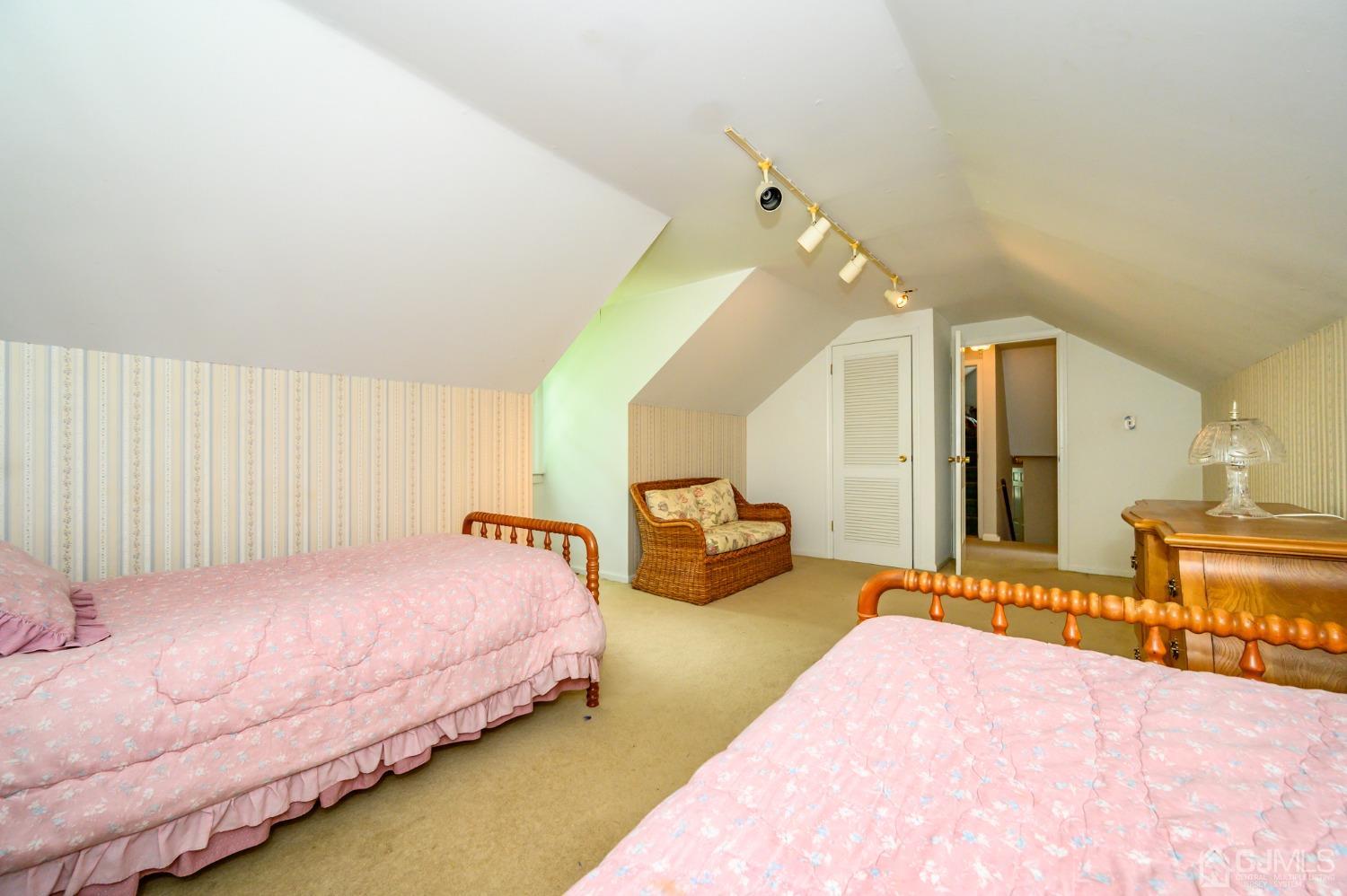 13 Windsor Road Morris Plains, NJ 07950 - Photo 38 of 56 Gallery Image 38