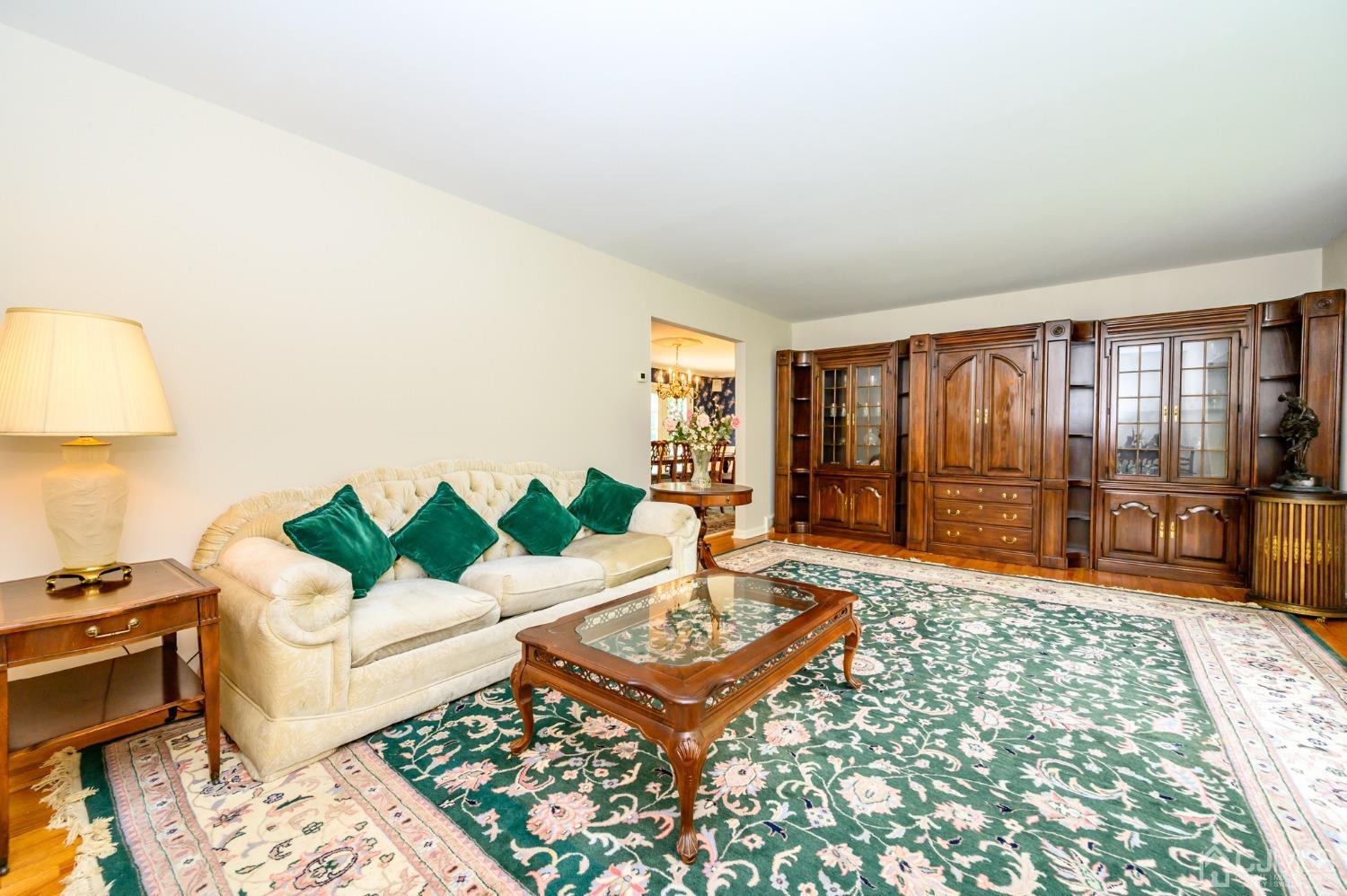 13 Windsor Road Morris Plains, NJ 07950 - Photo 4 of 56 Gallery Image 4