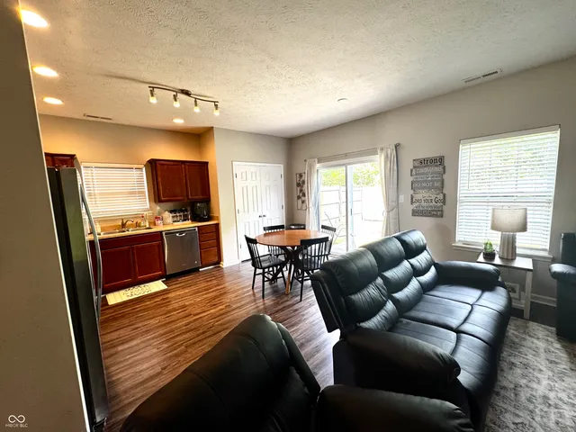 $1,800 | 914 Baden Manor Drive, Indianapolis, IN 46217