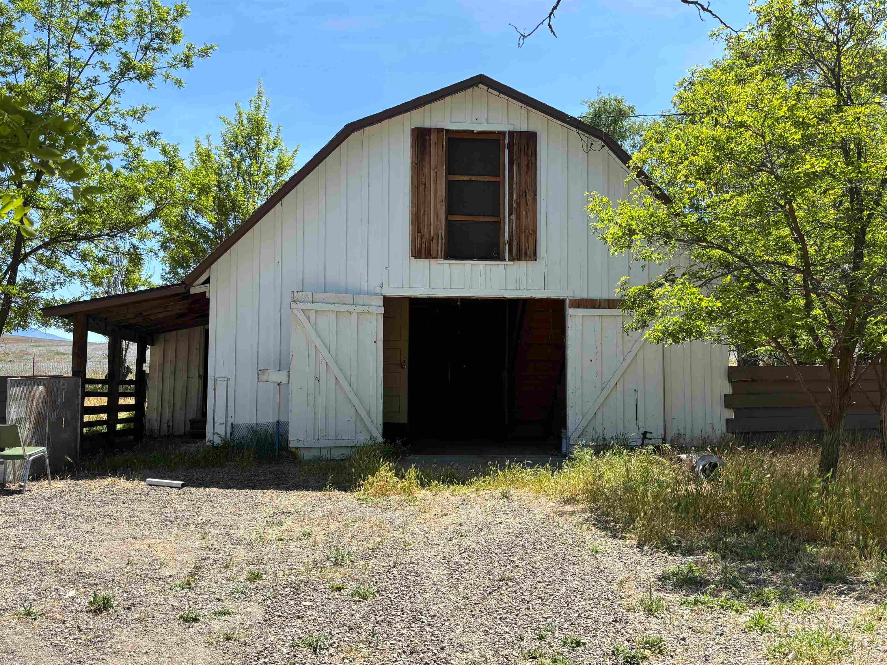 800 Airport Road Montague, CA 96064 - Photo 2 of 5 Gallery Image 2