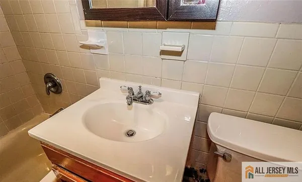 $2,000 | 28 B Garfield Park, Unit 2802, Edison, NJ 08837