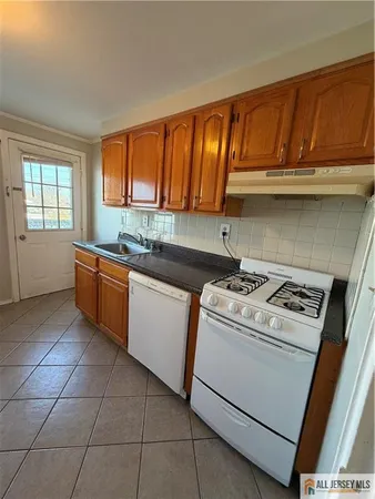 $2,000 | 28A Garfield Park, Unit 2802, Edison, NJ 08837