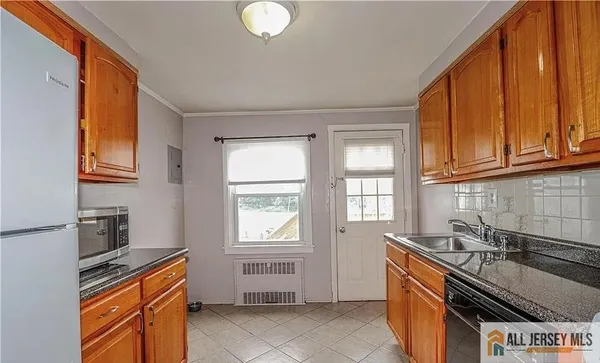 $2,000 | 28 B Garfield Park, Unit 2802, Edison, NJ 08837