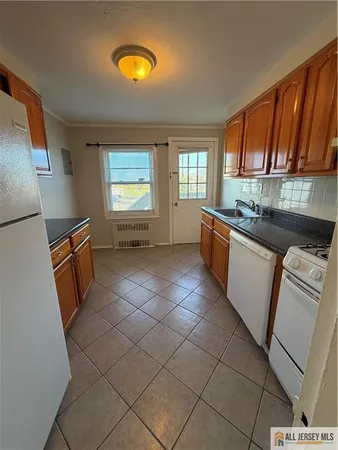 $2,000 | 28A Garfield Park, Unit 2802, Edison, NJ 08837